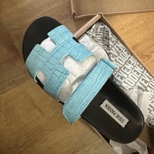 Steve Madden 8.5 Size MAYVEN BLUE CROCODILE